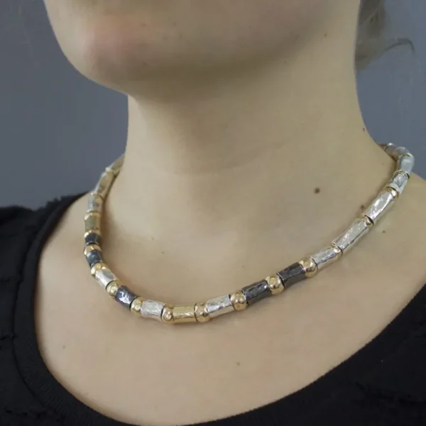 Jéh Jewels Touch of Gold collier - Buisjes en hamerslag balletjes 19148