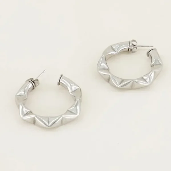 My Jewellery Brede oorringen met patroon - Zilverkleurig MJ029311500