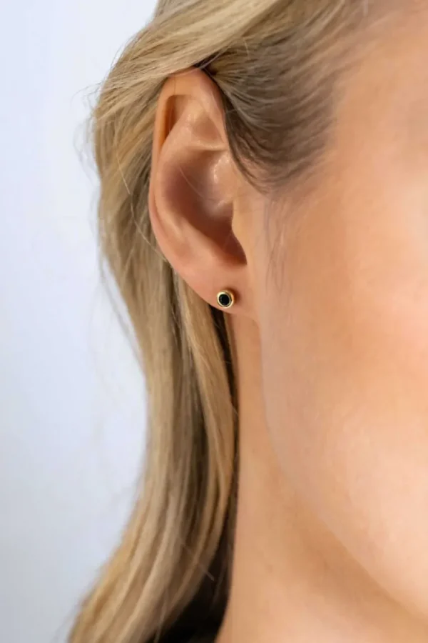 Zinzi Geel vergulde zilveren oorbellen - Ronde knopjes (4 mm CZ Zwart) ZIO1177ZG